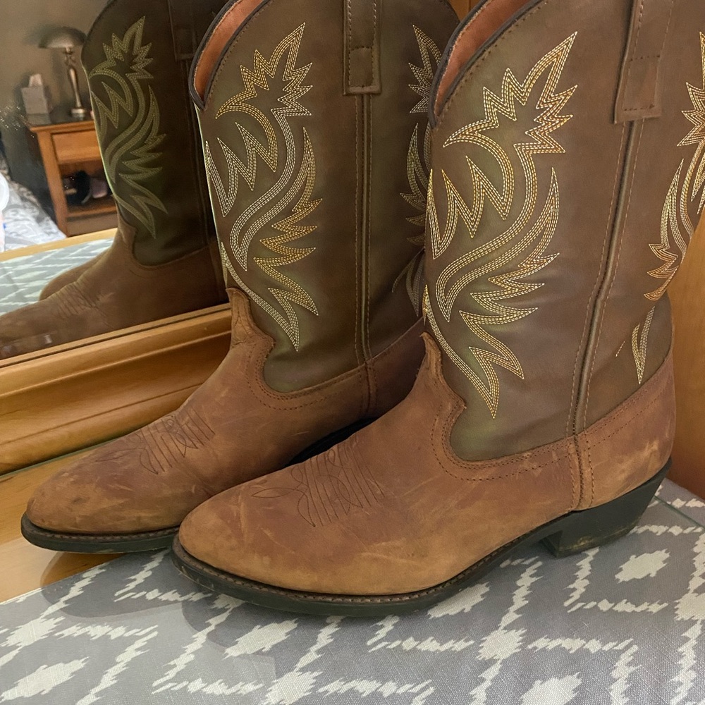 Laredo cowboy boots